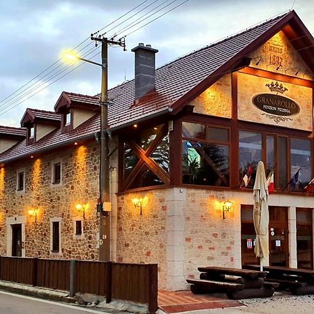 Granarollo Penzion Pizzeria Hotel Mlynany Ngoại thất bức ảnh